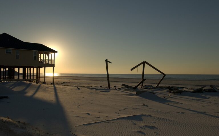 Does Pensacola Beach Have Clear Water?
