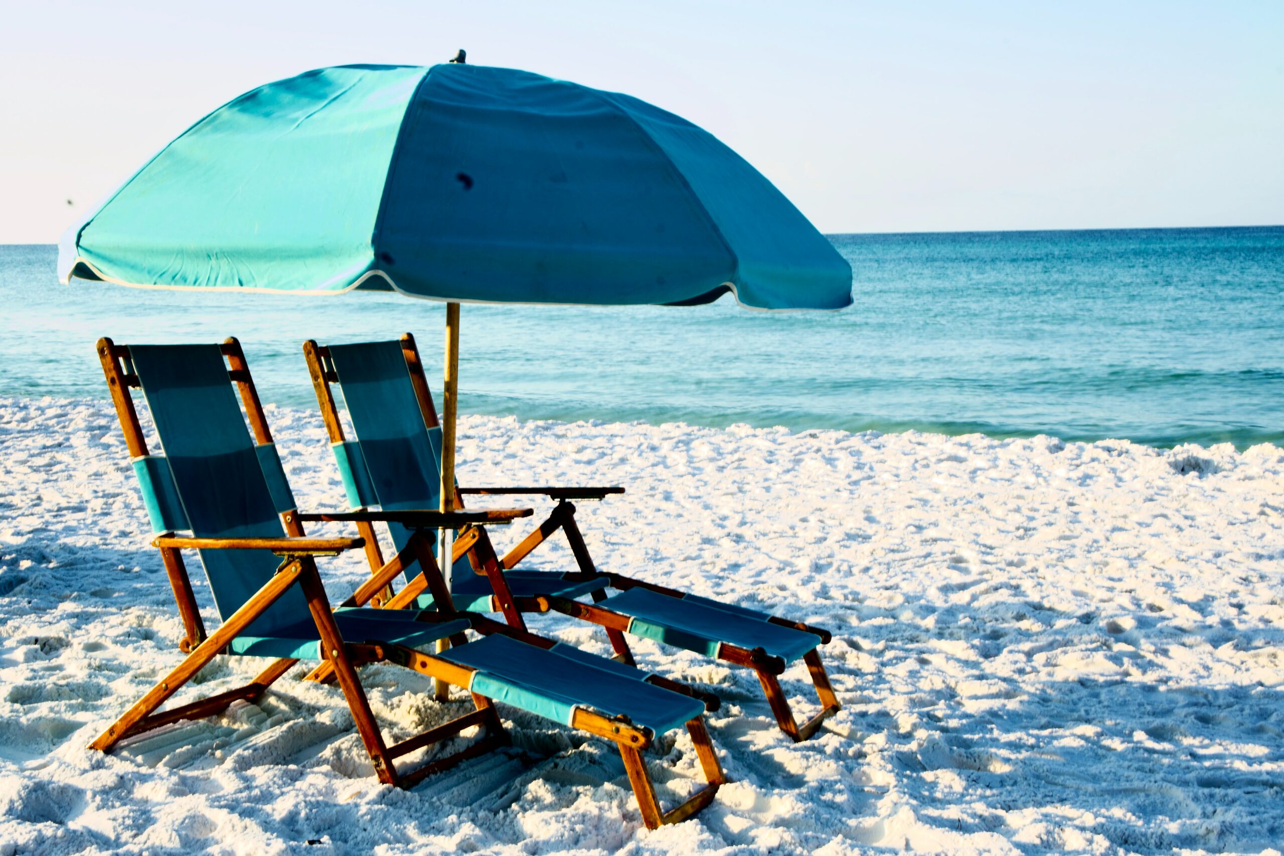 Which Beach is Better Destin or Pensacola?