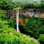 Which Island is Bigger Mauritius or Réunion?