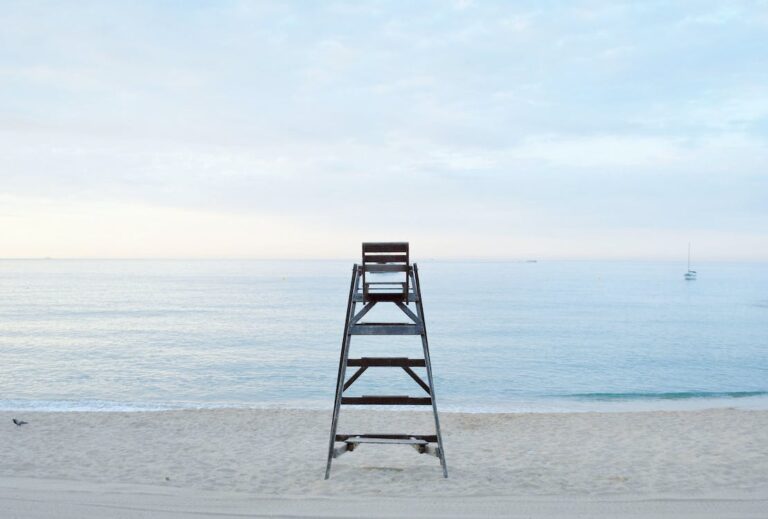Which is More Fun Key West or Key Largo?