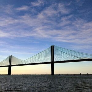 what body of water does the sunshine skyway bridge cross