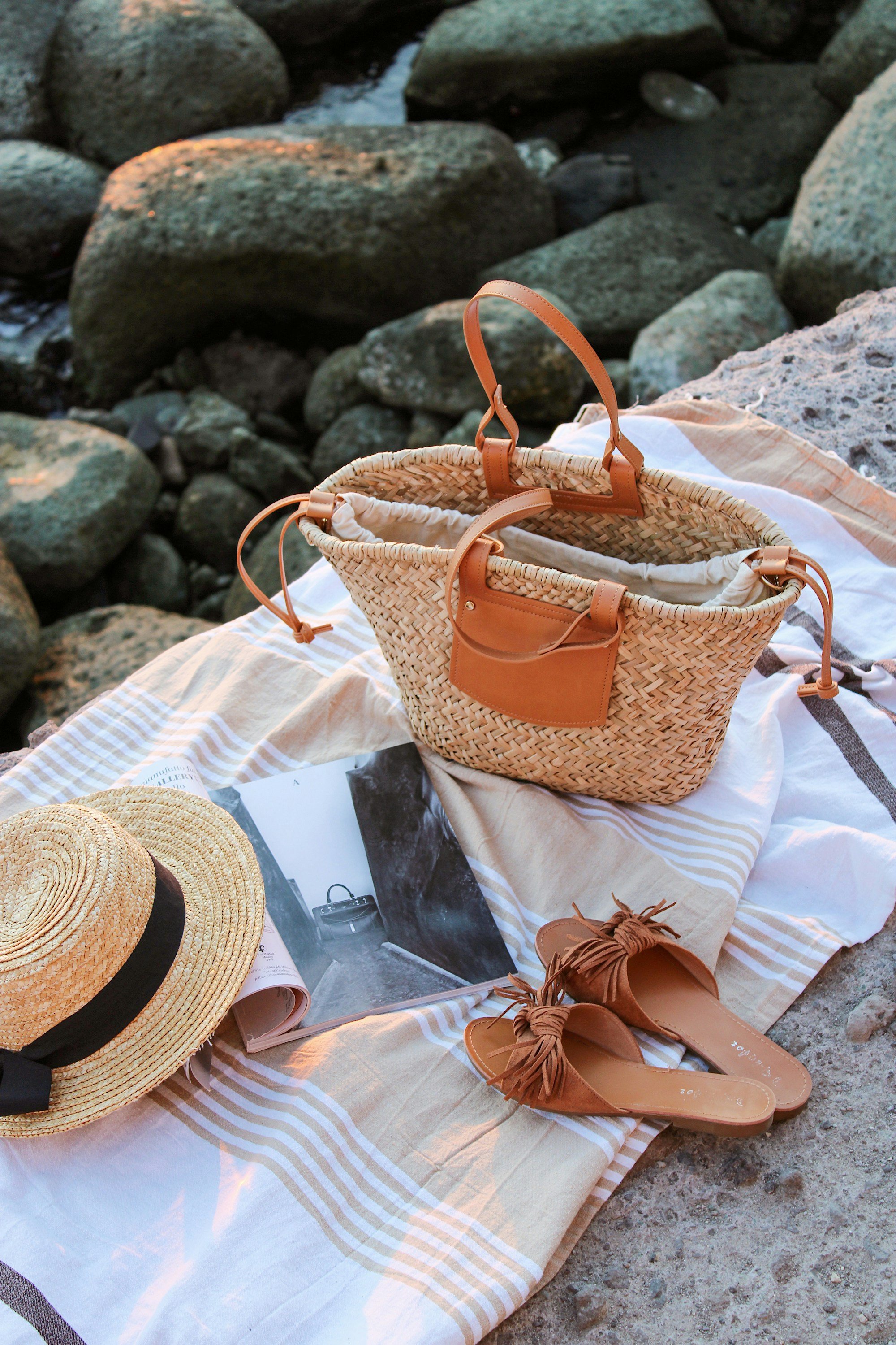 What to Pack in a Beach Day Bag (Start With the Bag)